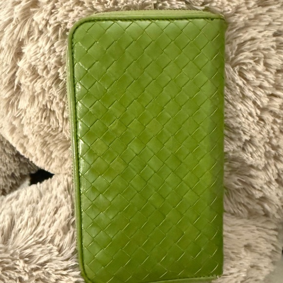 Bottega Veneta Lambskin Intrecciato Zip Around Wallet - Green - Picture 2 of 9